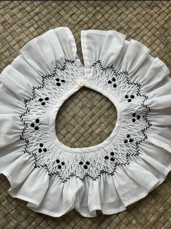 Cuello nido de abeja Azul marino