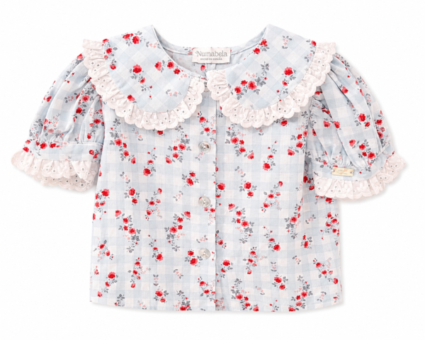 Camisa celeste flores