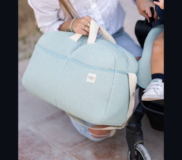 Bolso maternal verde agua 30x47