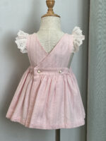 vestido num rosa bebé
