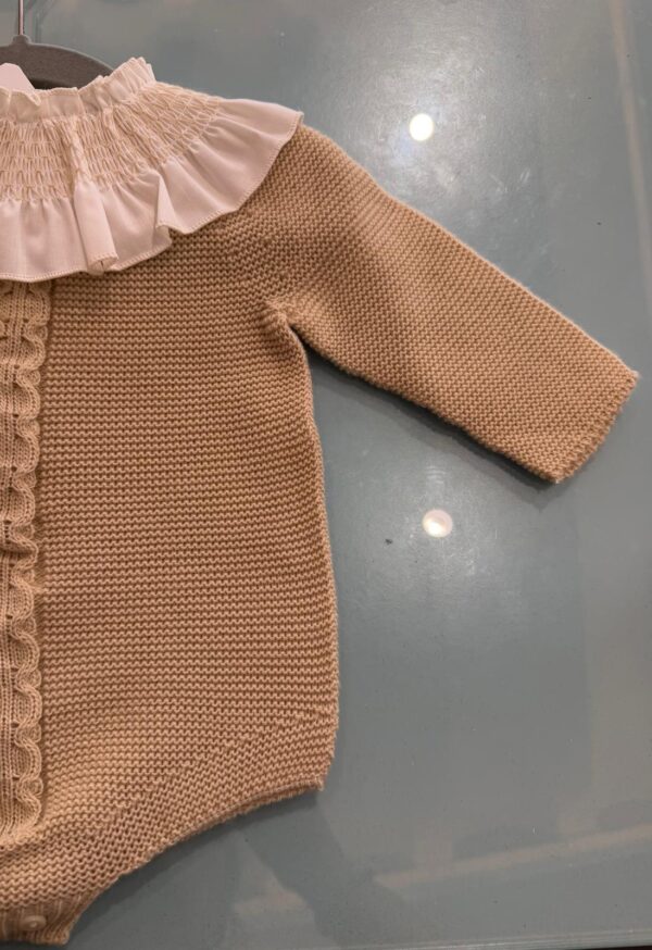Pelele punto cuello engomado smock beige