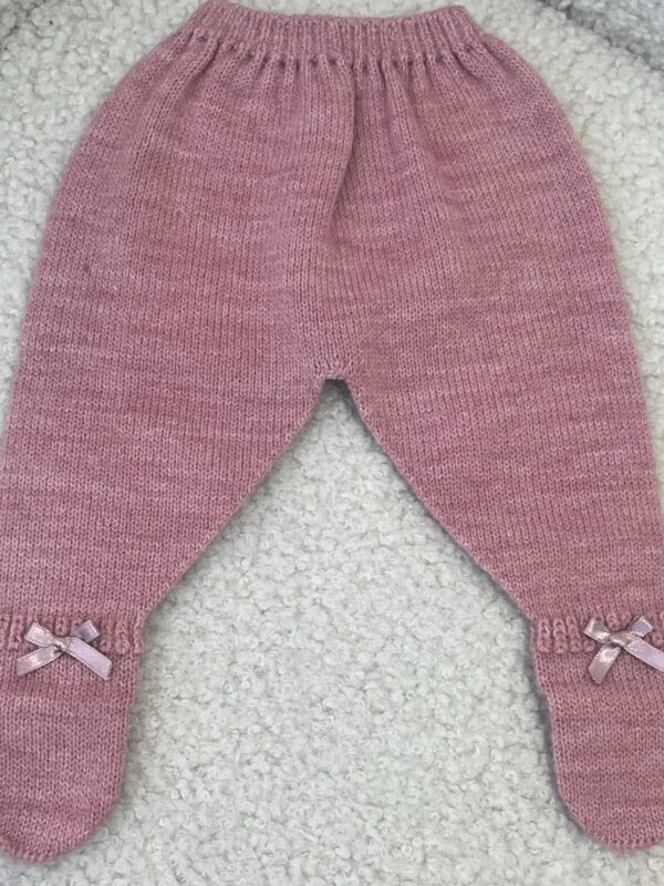Conjunto de punto rosa cuello floral