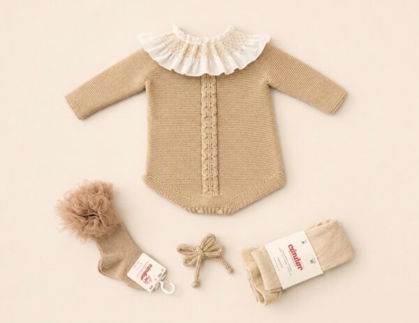 Pelele punto cuello engomado smock beige