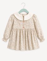 Vestido floral cuello bordado