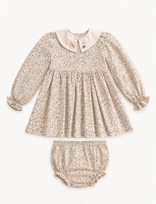 Vestido floral cuello bordado