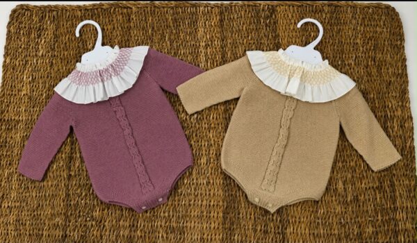 Pelele punto cuello engomado smock beige
