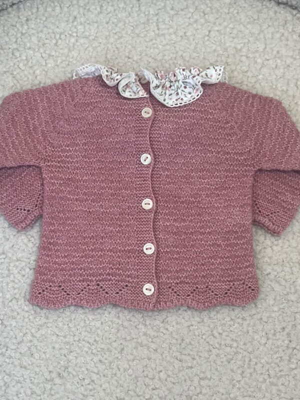 Conjunto de punto rosa cuello floral