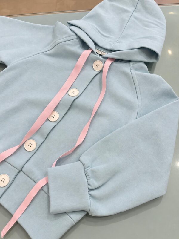Sudadera azul bebé detalle rosa