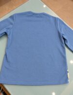 Sudadera azul detalle floral