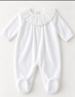 Pijama bebé blanco cuello bordado
