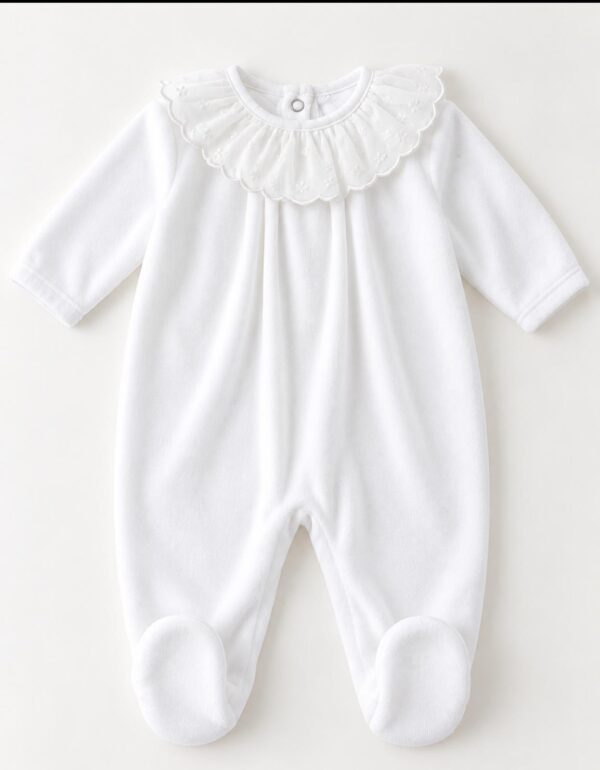 Pijama bebé blanco cuello bordado