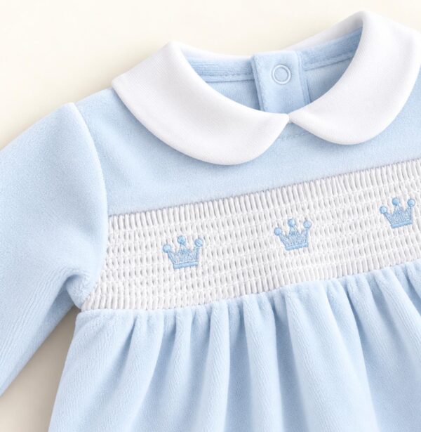 Pijama bebé azul cielo corona